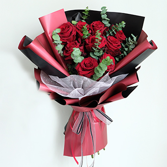 True Romance (Red Ecuadorian Roses Bouquet)