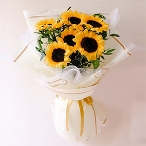 Charming Smiles (Sunflower Bouquet)