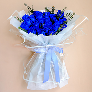 Cielo (Blue Ecuadorian Roses Bouquet)