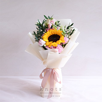 Apollos Love (Sunflower Bouquet)