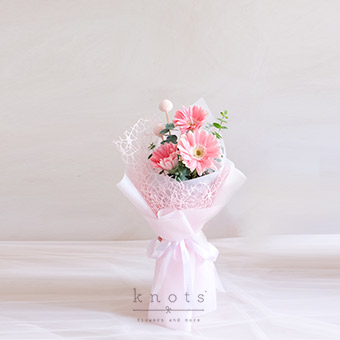 Chasse (3 Pink Gerbera Bouquet)