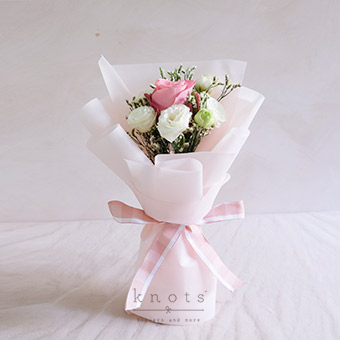 Blushy Lady (Pink Ecuadorian Rose Bouquet)