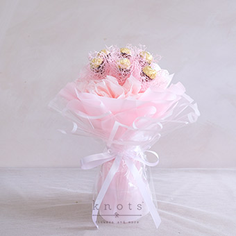 Bonbon Delight (Ferrero Rocher Bouquet)