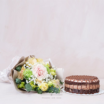 Sugar Overload (Pink Ecuadorian Rose Bouquet w/ Cake)