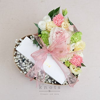 Express With Gestures (Flowers & Macarons)
