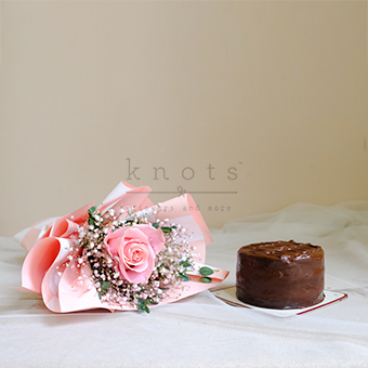 Pure Enchantment (Bouquet and Cake)