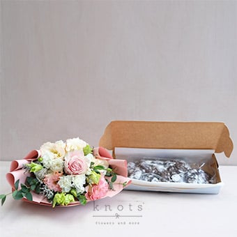 Dream Bites (Flowers and Cookies)
