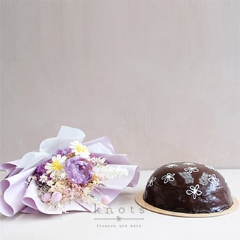 A Taste of Forever (Flowers and Cake)