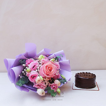 Sugar Plum (Pink Ecuadorian Rose Bouquet with Cake)