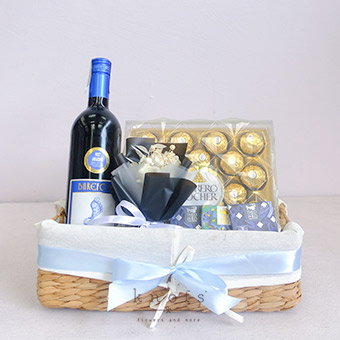 Solemn Nights (Wine & Chocolates Hamper)