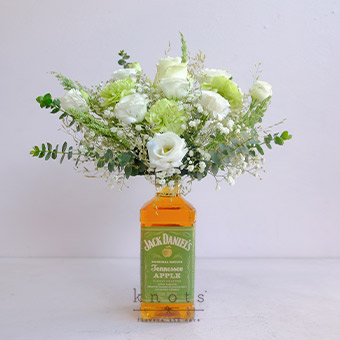 Apple of My Eye (Mixed Flowers with Liquor)