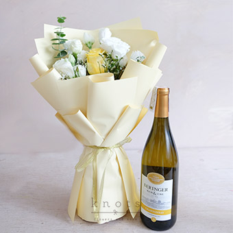 Winona (Yellow Rose Bouquet w/ Chardonnay)