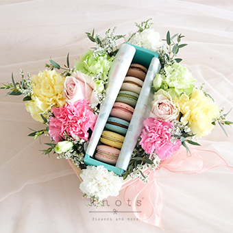 Thankful for You (Flowers & Macarons)
