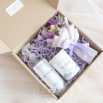 A Special Gift (Dried Flowers & Candles Set)